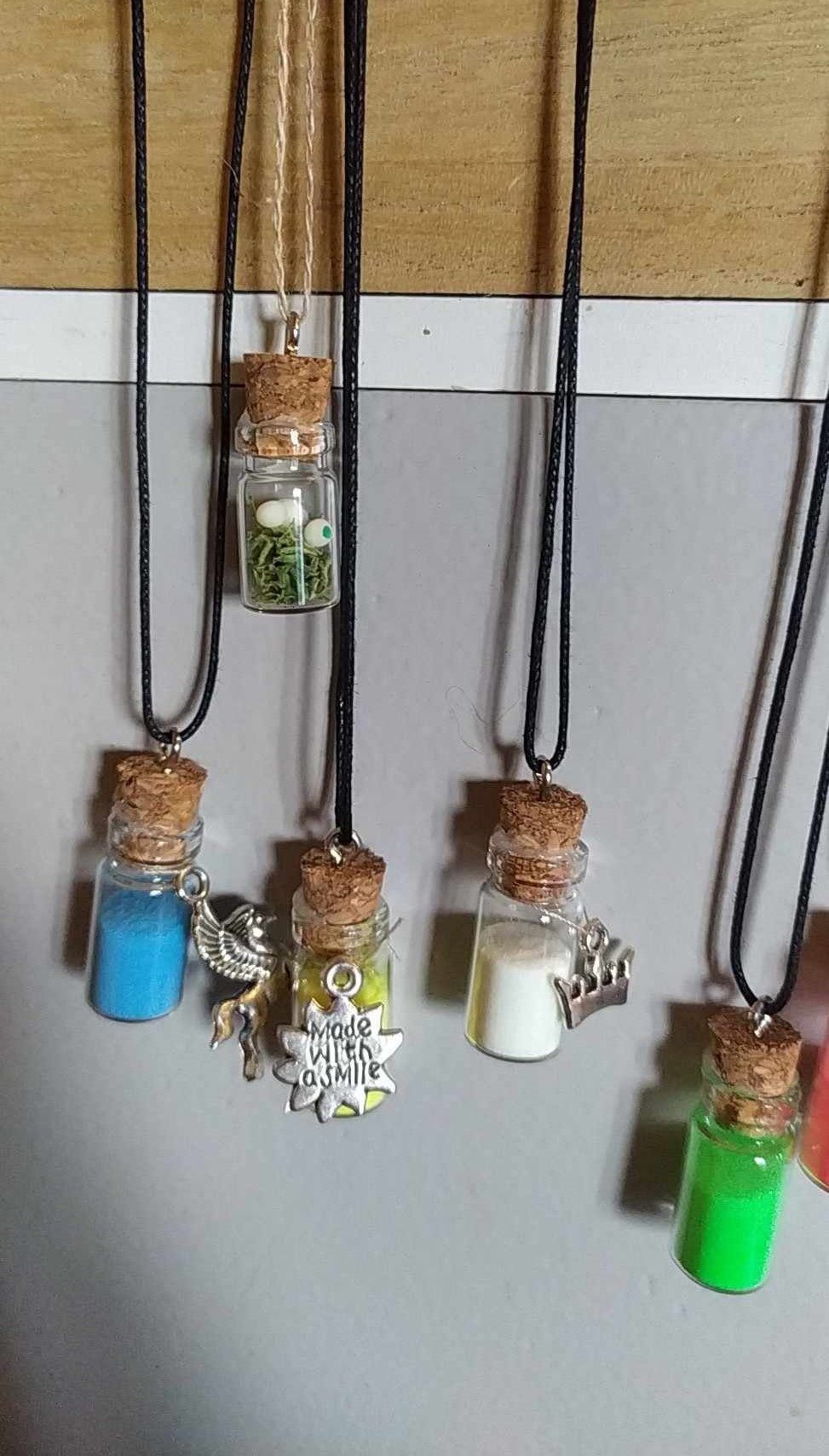 Colliers amulettes phosphorescentes